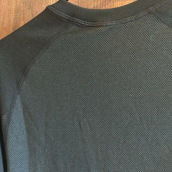 Men’s Fabletics training day tee size small - Picture 7 of 7